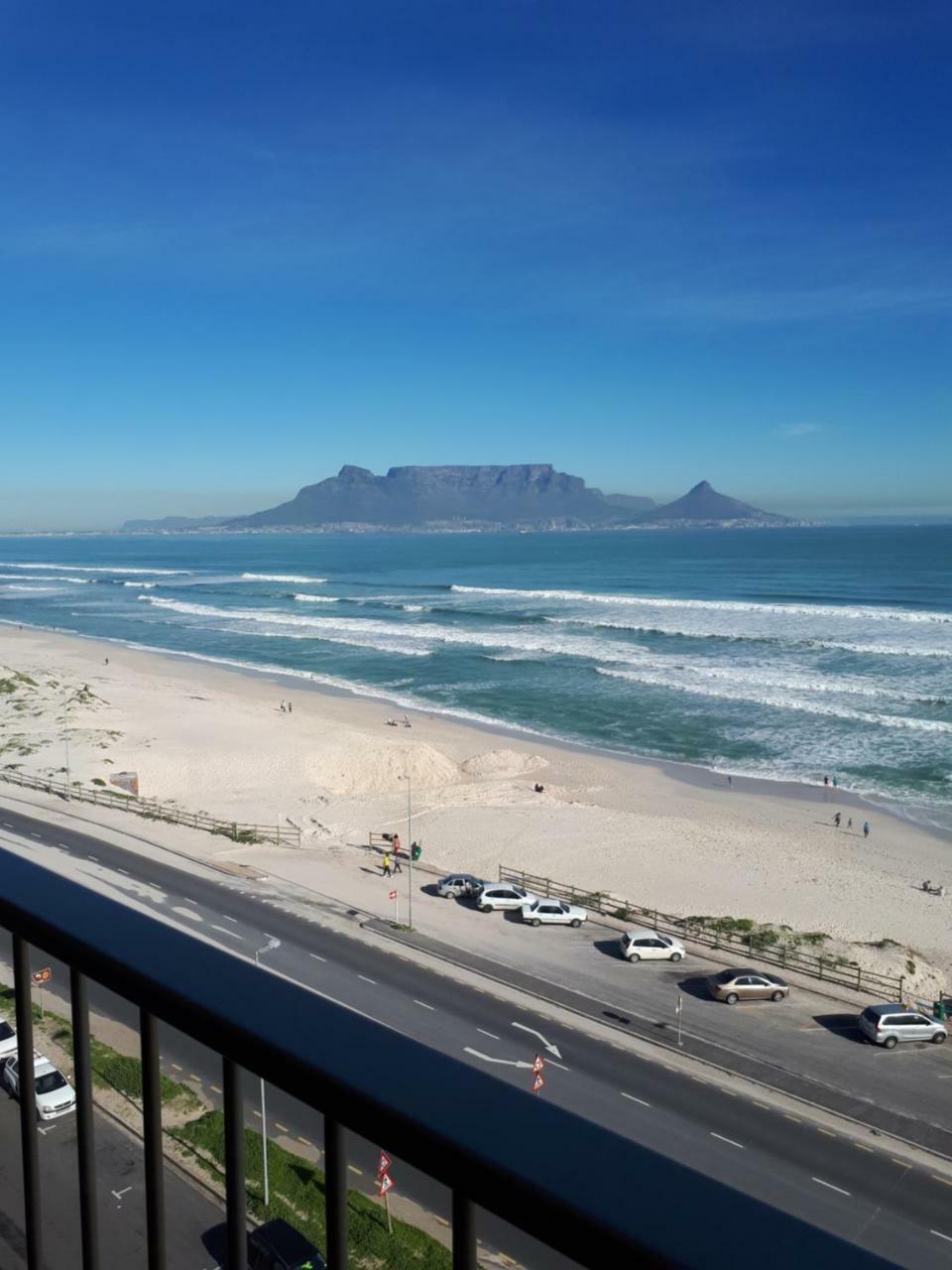 Blouberg Beachfront Apartment Bloubergstrand Exterior foto